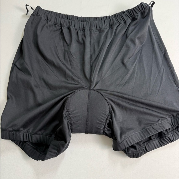 NWT L.L. Bean Women's Comfort Padded Performance Cycling Capri Black XL - Picture 5 of 6